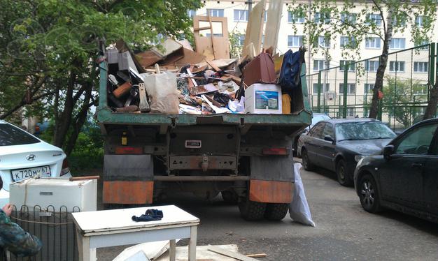 Вывоз хлама и старой мебели из квартир на свалку